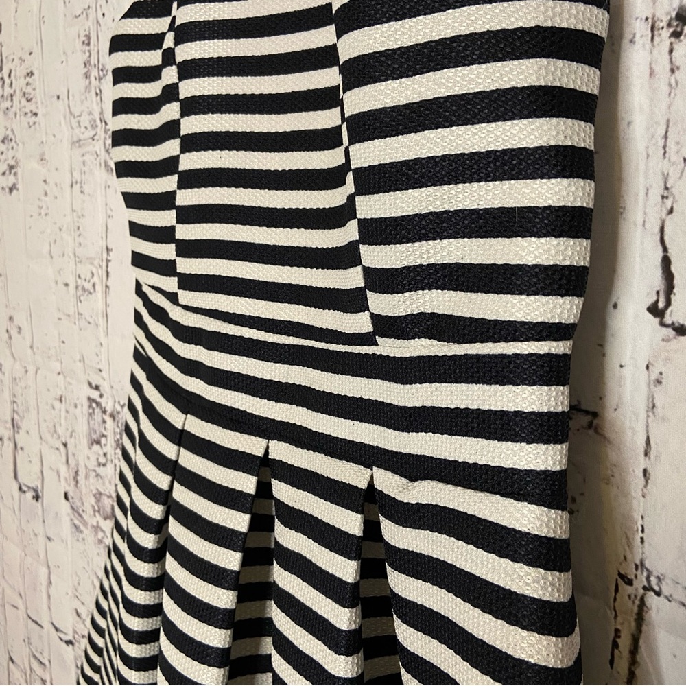 Striped Fit and Flare Dress Size L - Picture 5 of 5